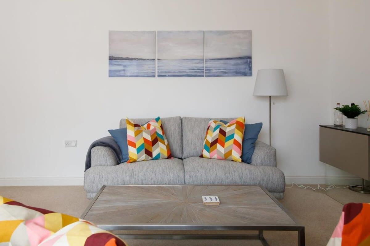 Modern & Stylish Seaside Family Home 치체스터 외부 사진